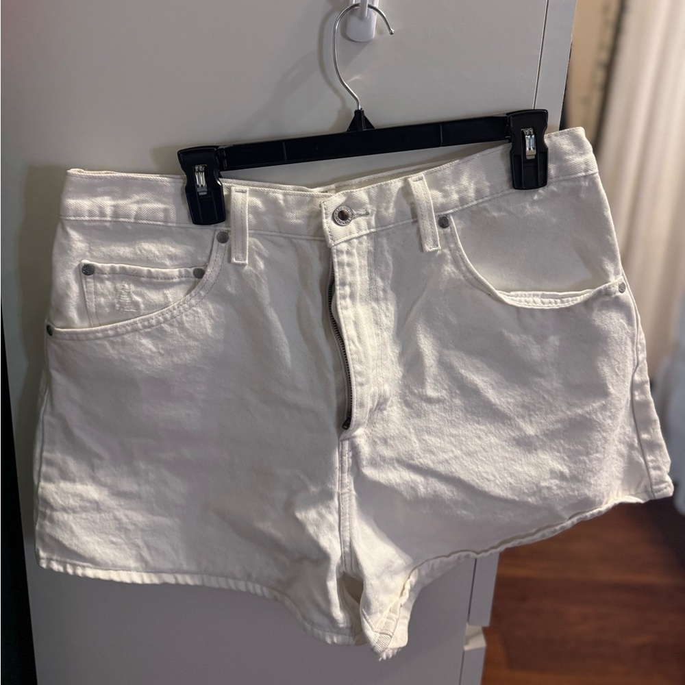 Women's White Levi’s Denim Shorts